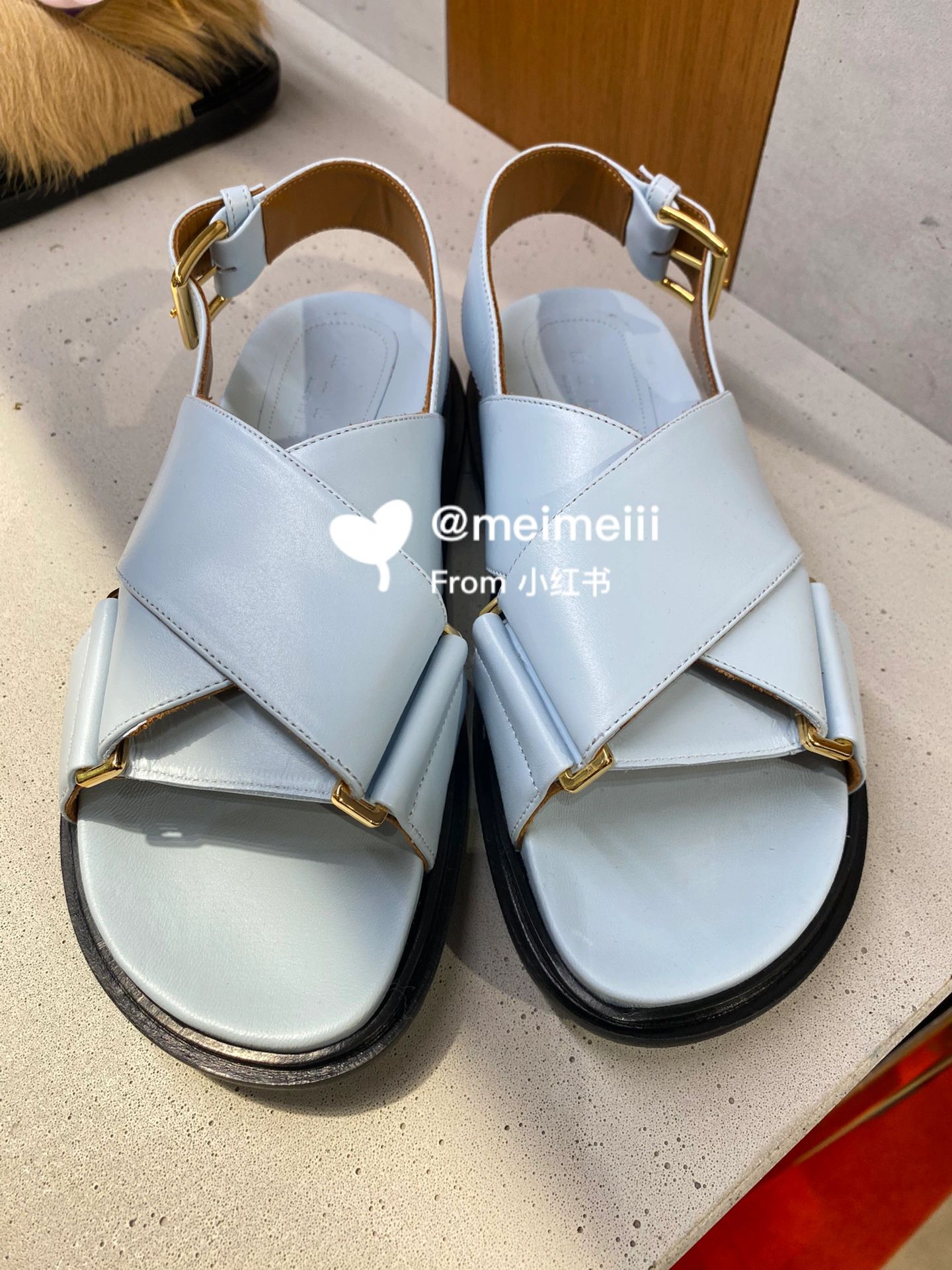 圆头 袢扣 皮革  - VALI鞋履AI设计主图