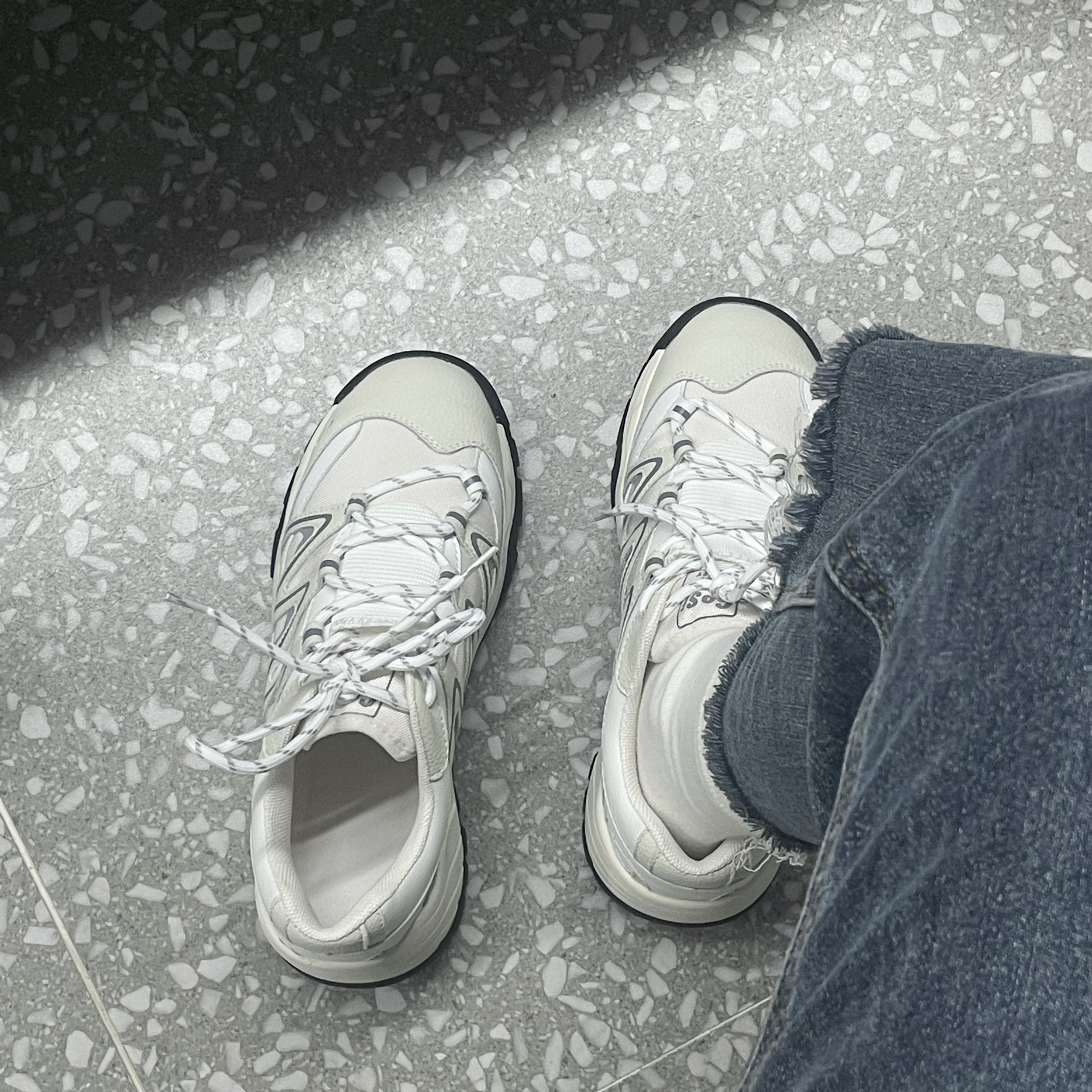 圆头 低帮 系带 深口鞋 皮革  - VALI鞋履AI设计主图