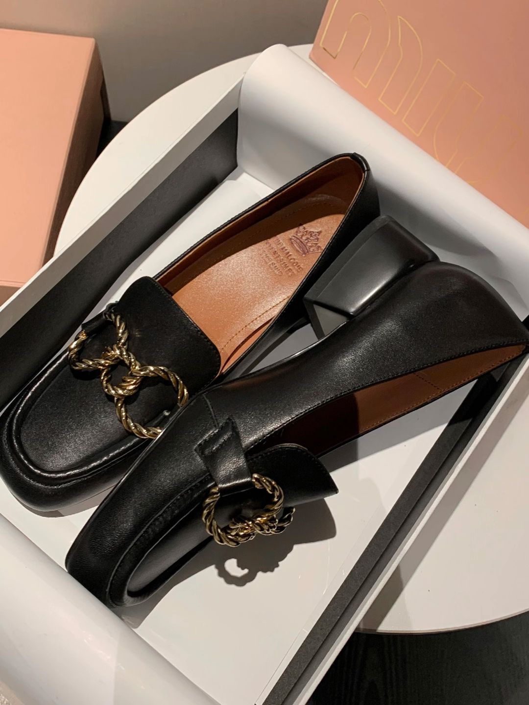 方头 低帮 一脚蹬 深口鞋 皮革  - VALI鞋履AI设计主图