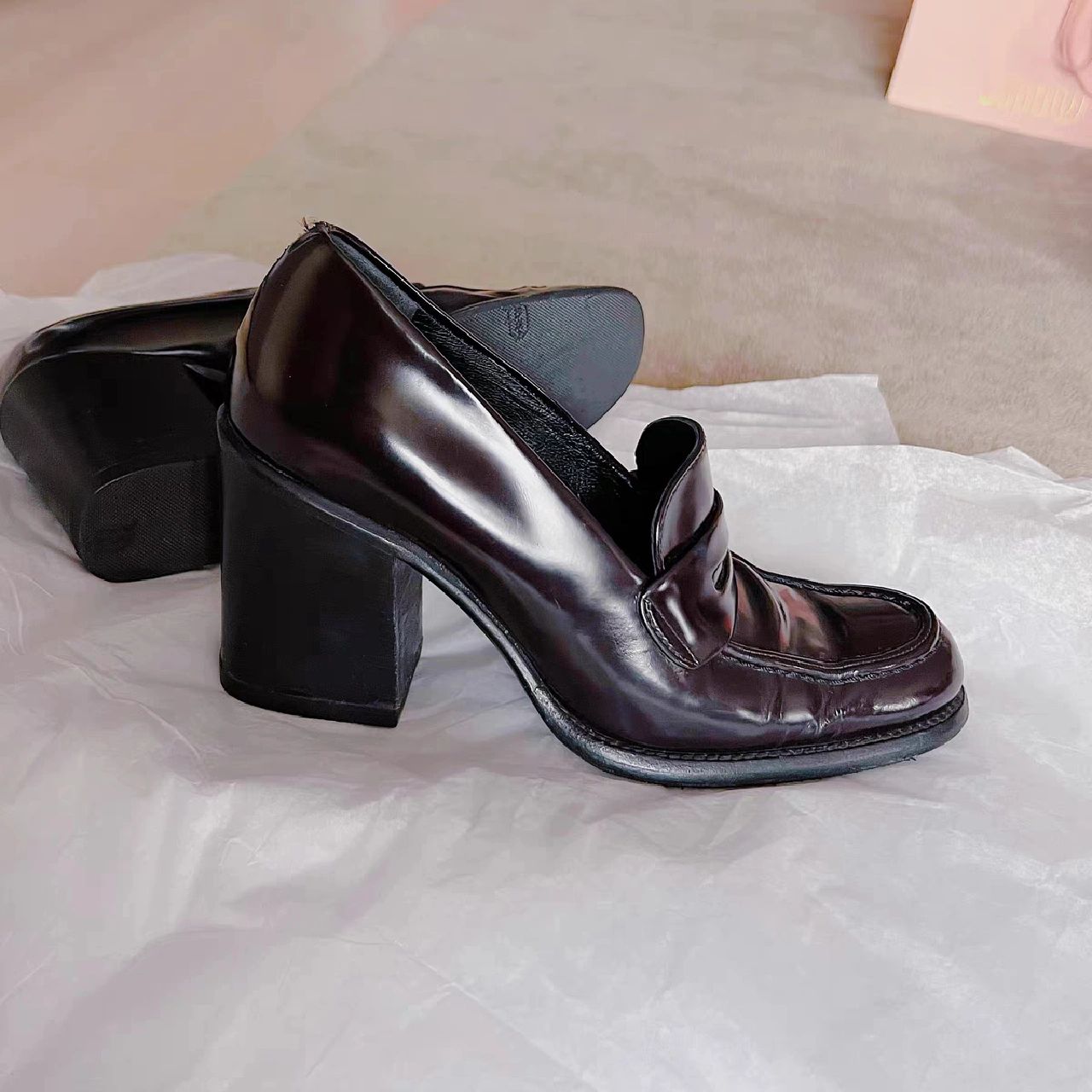 粗跟 中跟 方头 低帮 一脚蹬 深口鞋 皮革  - VALI鞋履AI设计主图