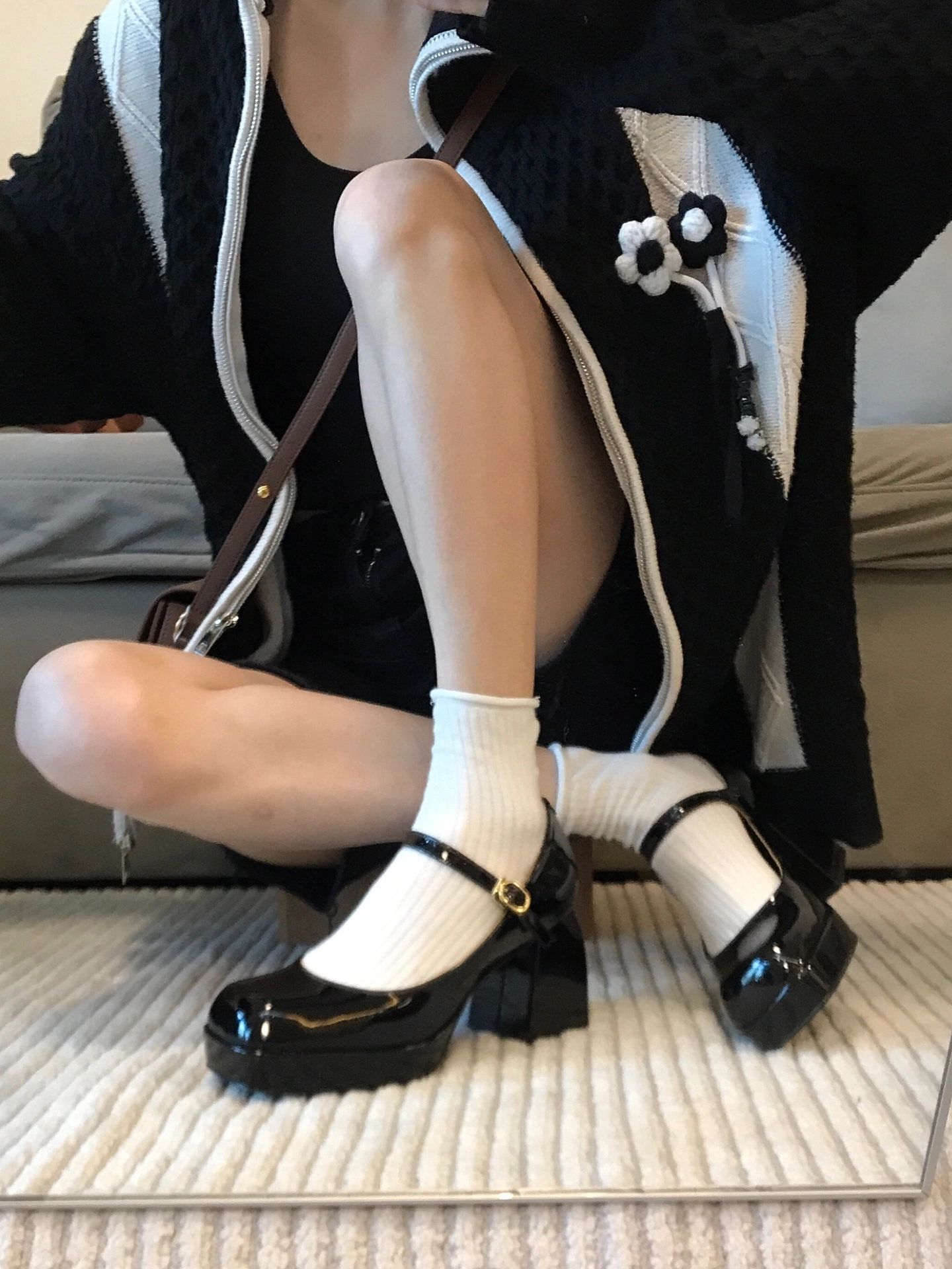 粗跟 中跟 圆头 低帮 袢扣 中口鞋 皮革  - VALI鞋履AI设计主图