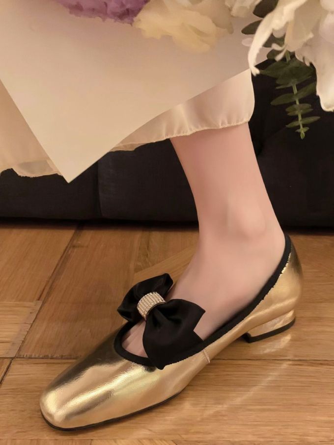 粗跟 低跟 尖头 低帮 松紧带 中口鞋 皮革 