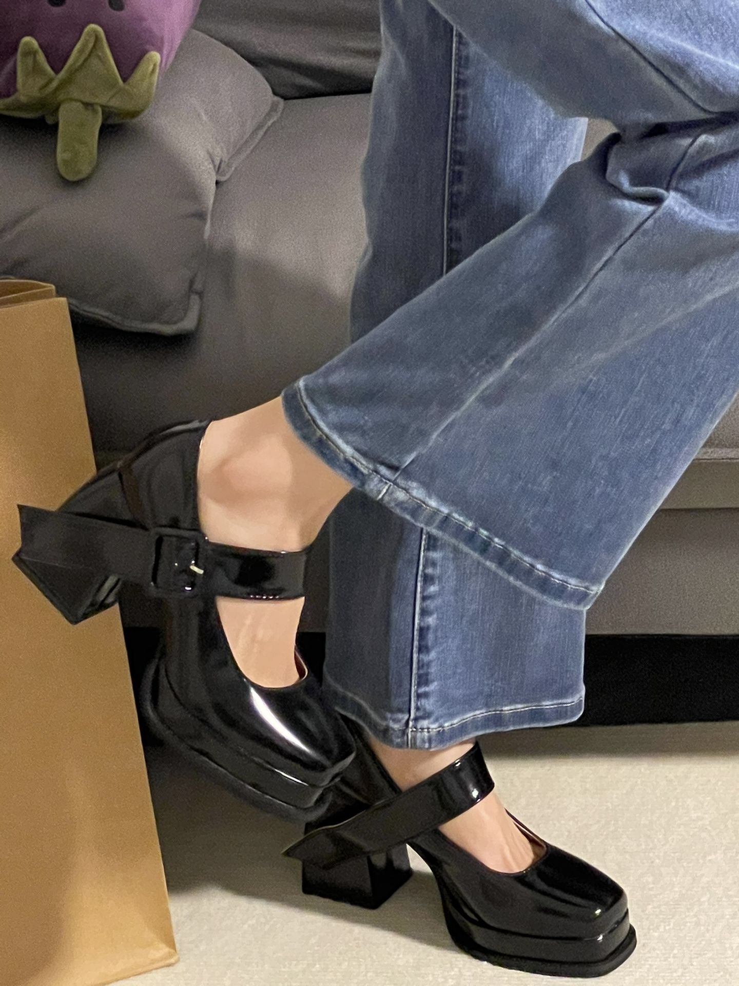  - VALI鞋履AI设计主图