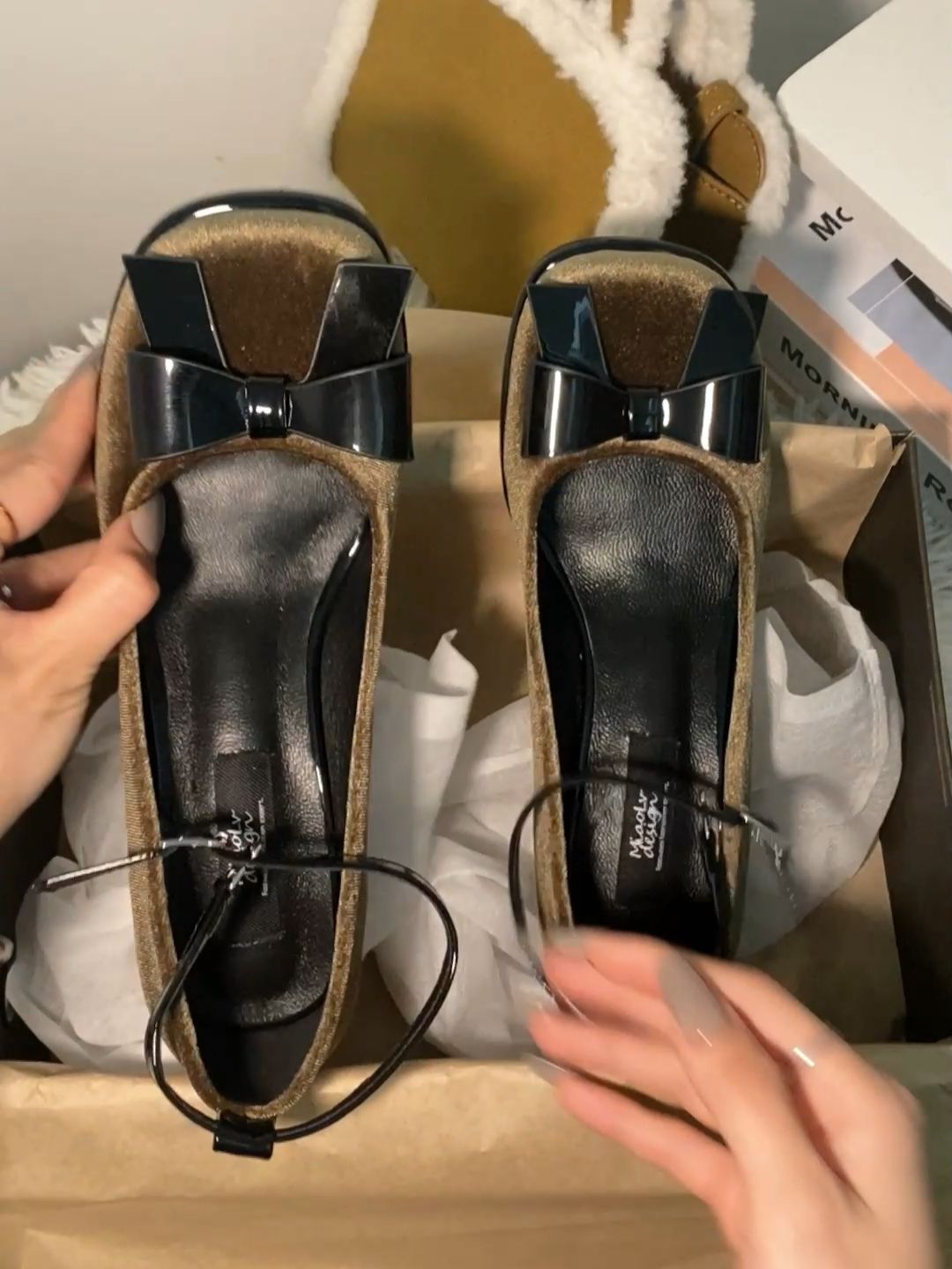 圆头 低帮 袢扣 浅口鞋 皮革  - VALI鞋履AI设计主图