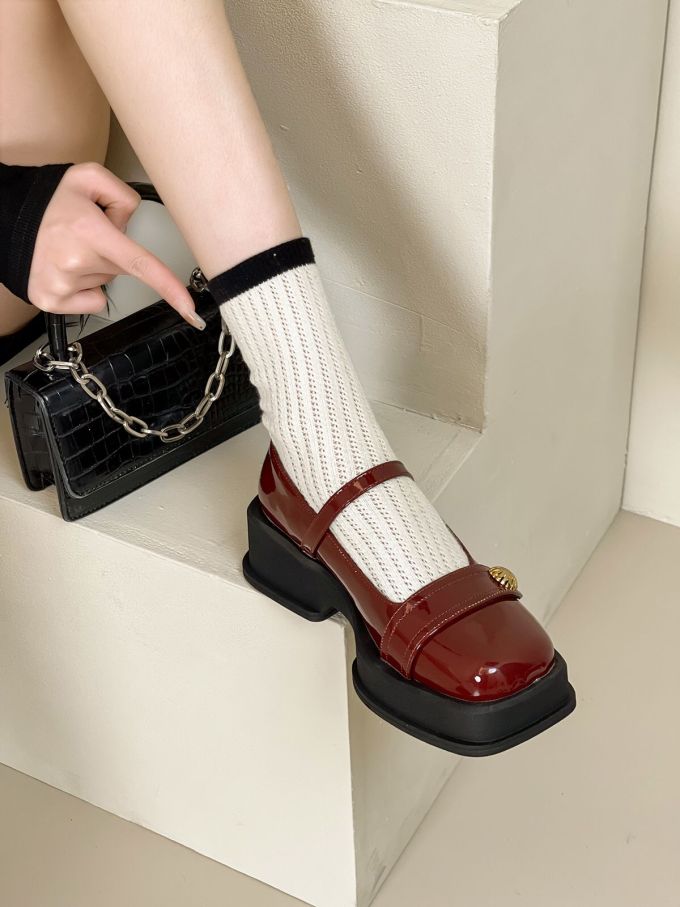 低跟 圆头 袢扣 皮革 