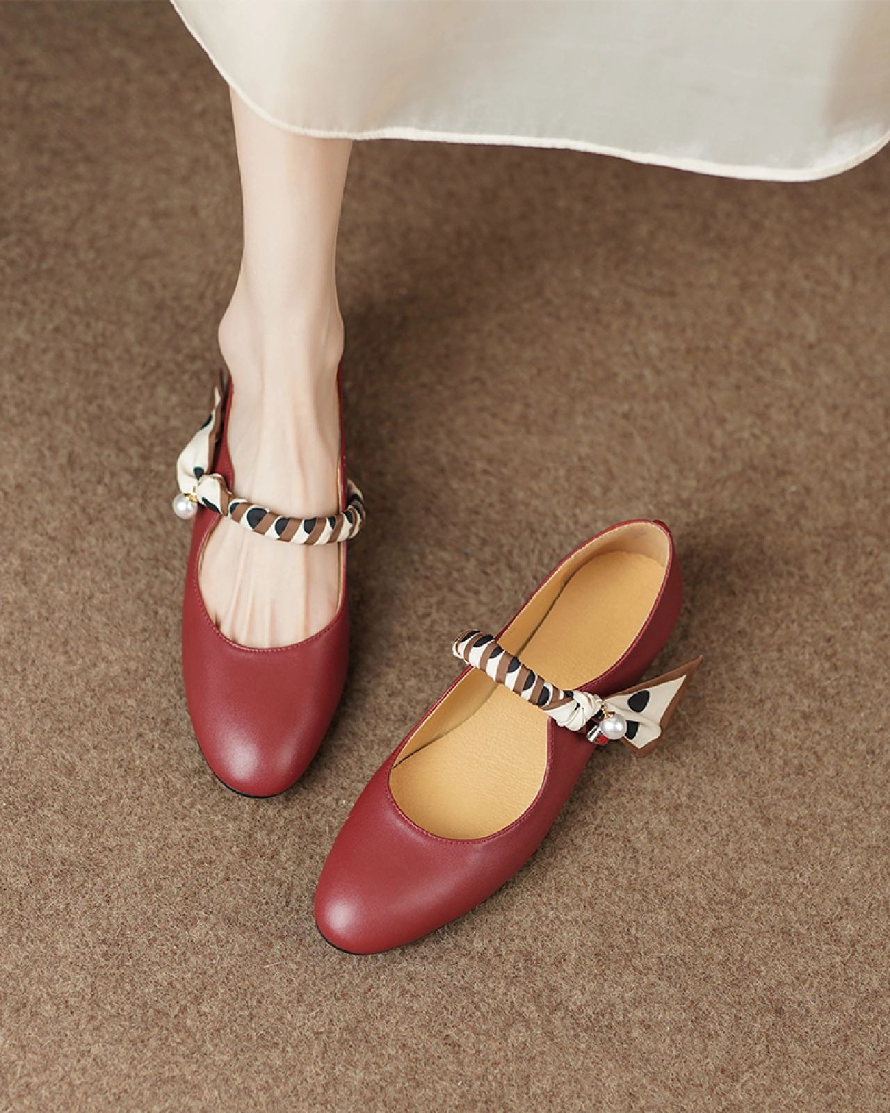 尖头 低帮 袢扣 浅口鞋 皮革  - VALI鞋履AI设计主图