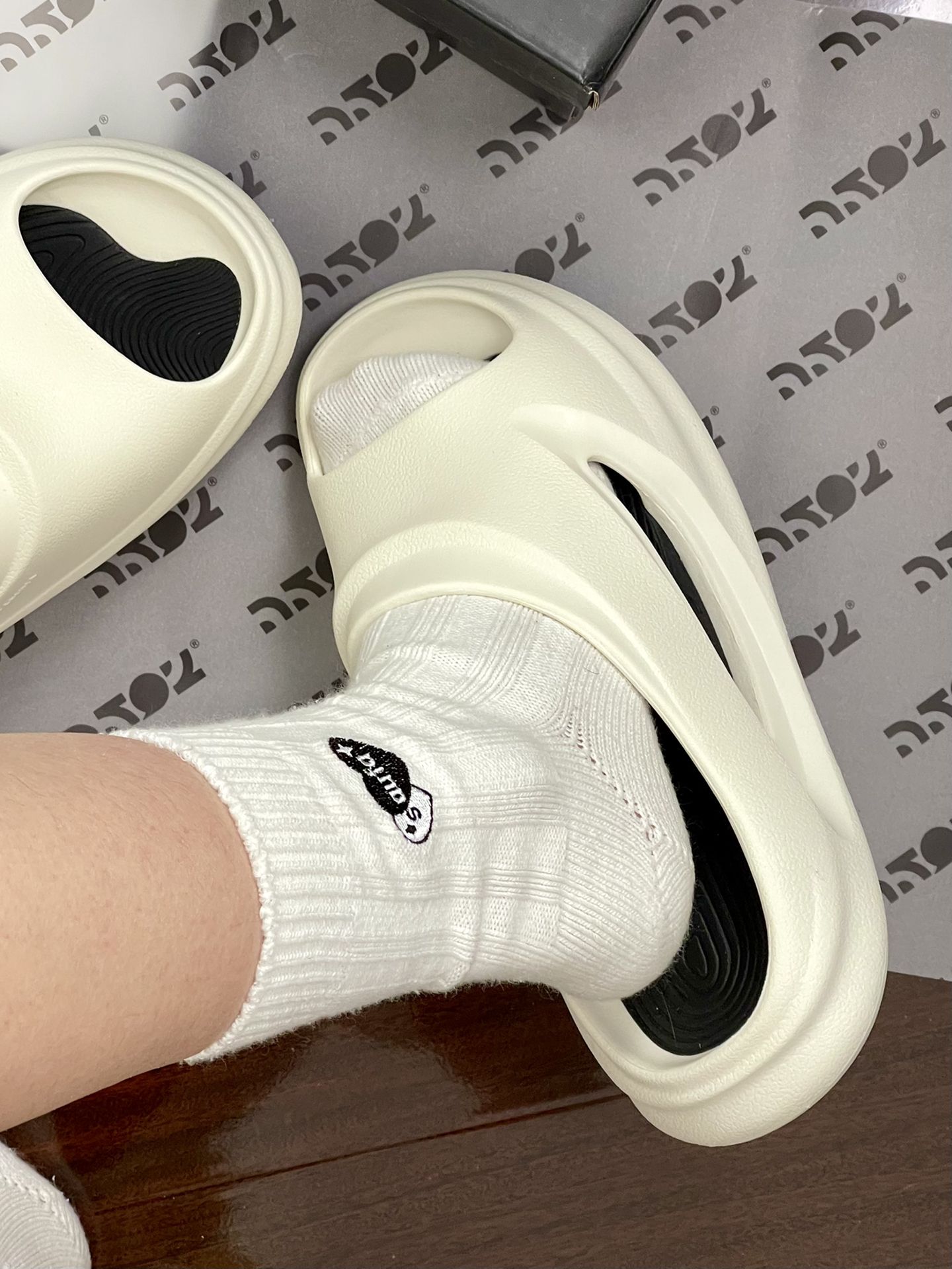 平底 圆头 魔术贴  - VALI鞋履AI设计主图