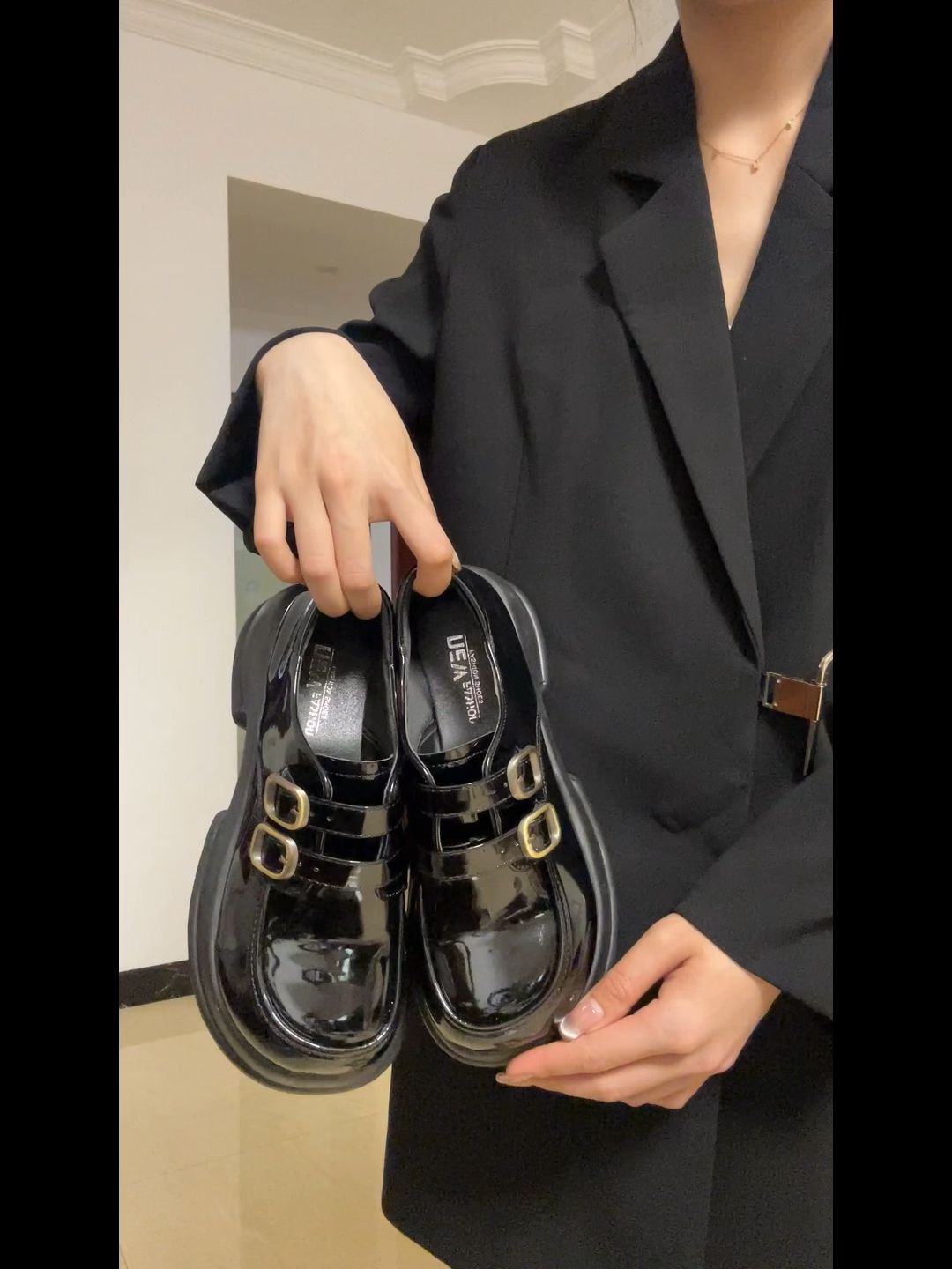 正装面料 H型 翻驳领 踢踏舞鞋色  - VALI鞋履AI设计主图