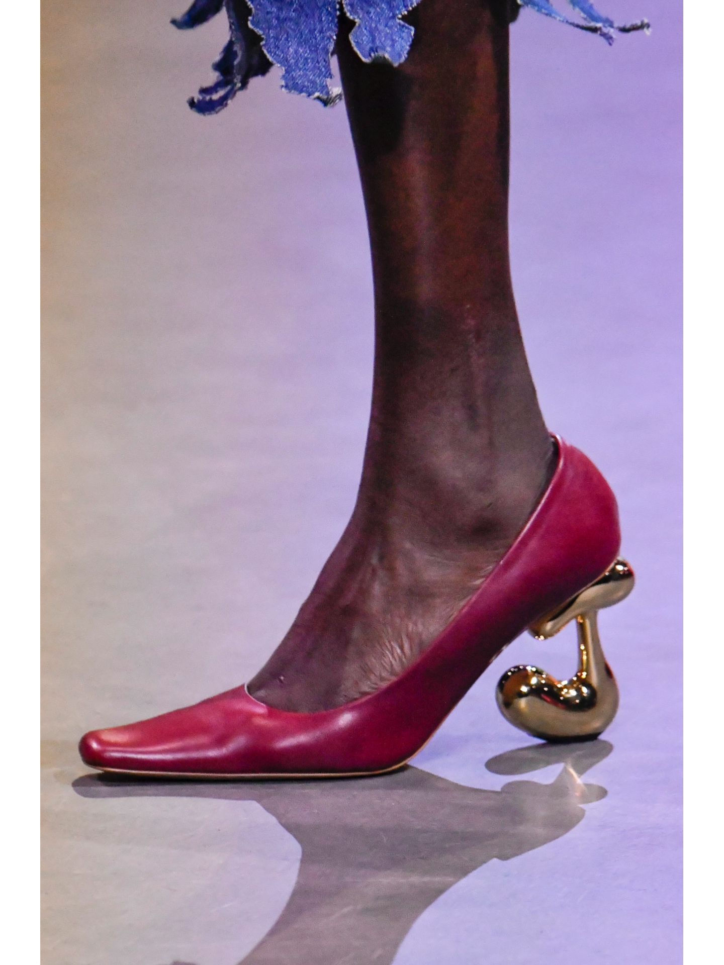 异形跟 高跟 尖头 低帮 一脚蹬 中口鞋 皮革  - VALI鞋履AI设计主图