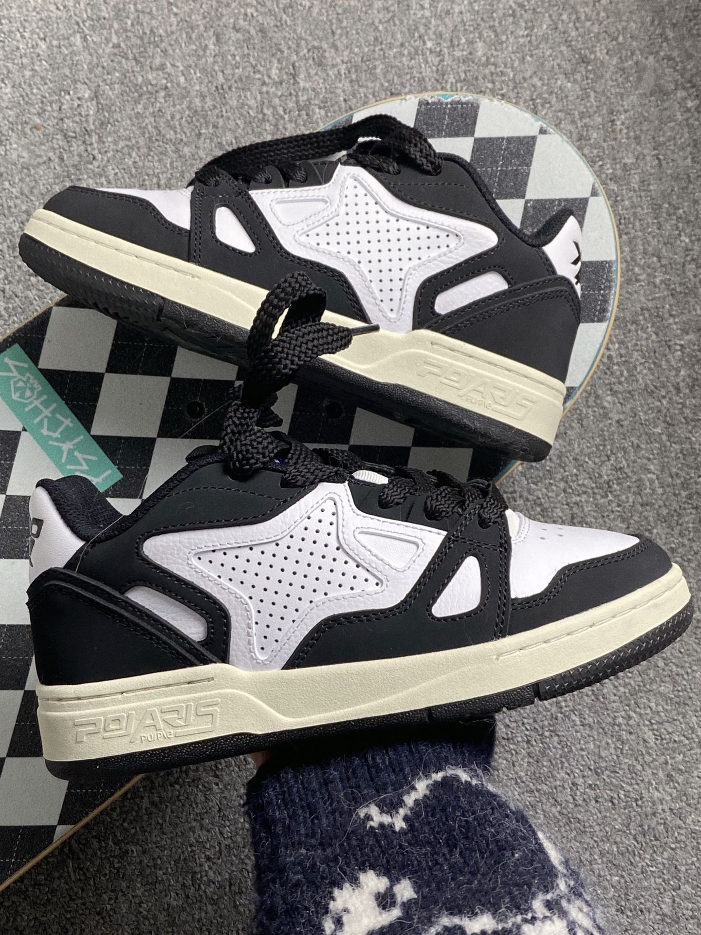 平底 圆头 低帮 系带 深口鞋 皮革  - VALI鞋履AI设计主图