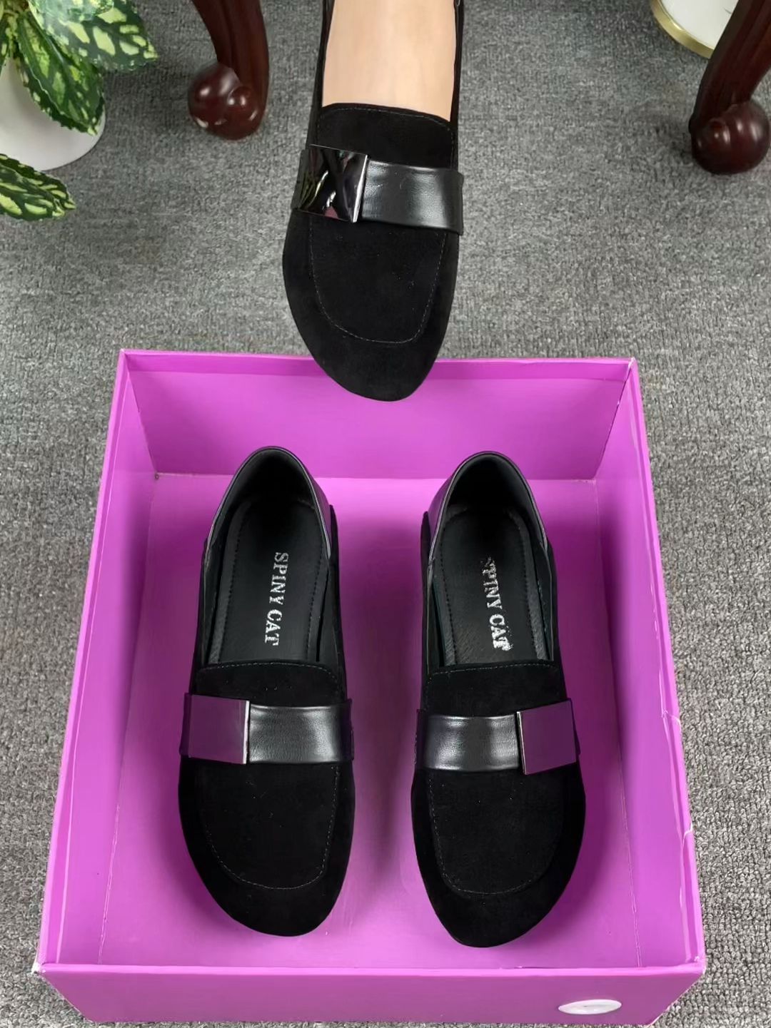 圆头 低帮 一脚蹬 深口鞋 皮革  - VALI鞋履AI设计主图