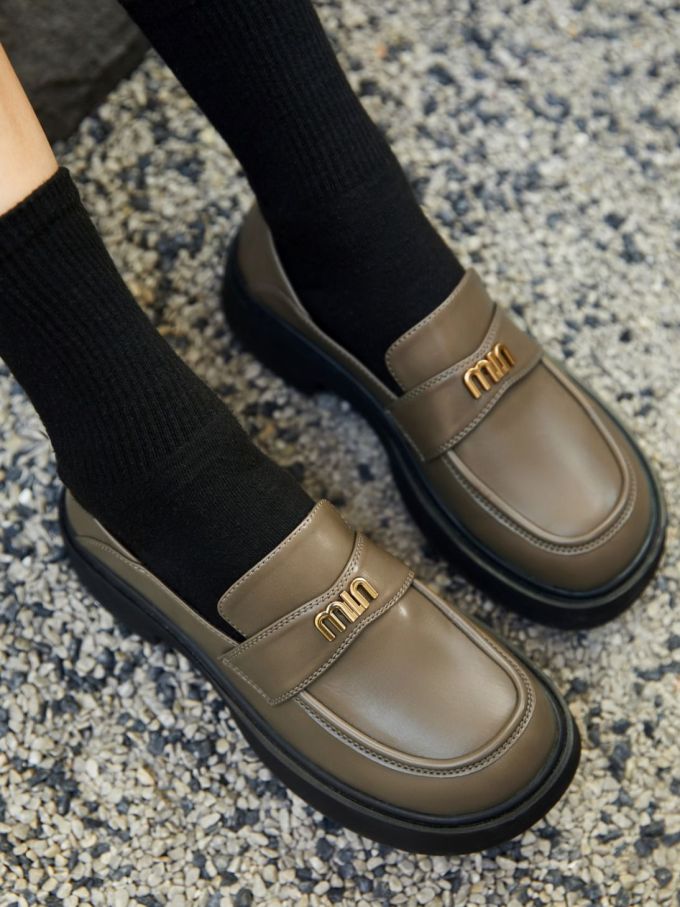 圆头 低帮 一脚蹬 深口鞋 皮革 