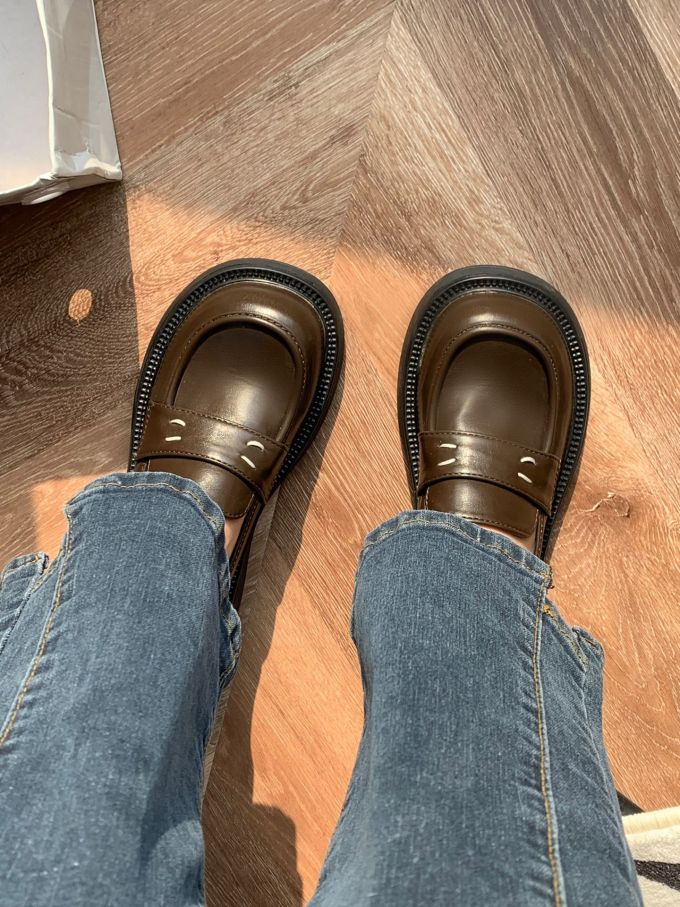 圆头 低帮 一脚蹬 深口鞋 皮革 