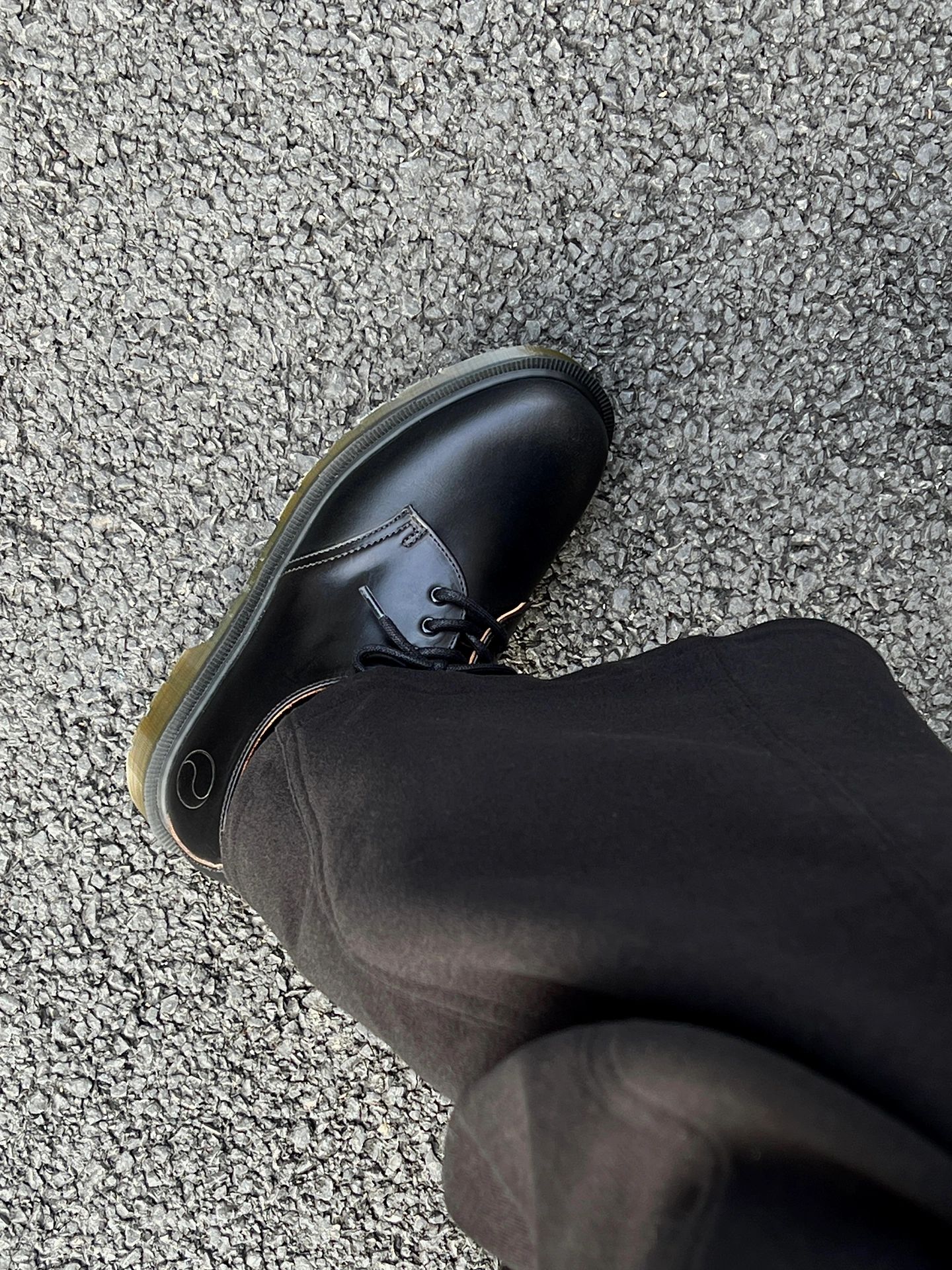 粗跟 低跟 圆头 系带 深口鞋 皮革  - VALI鞋履AI设计主图