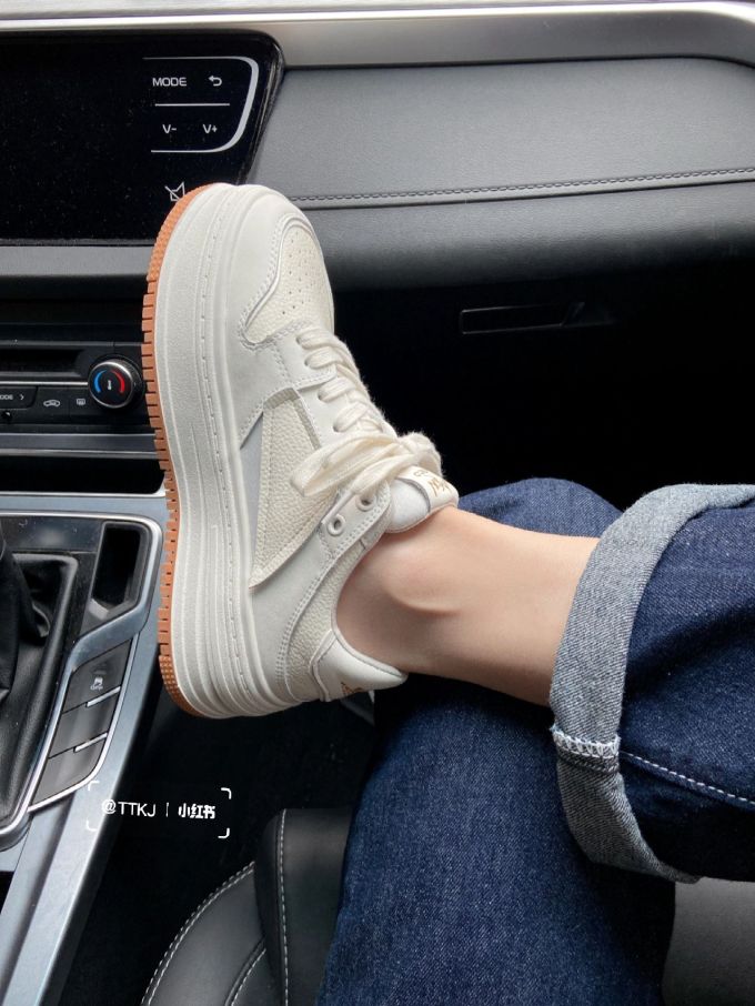 平底 圆头 低帮 系带 深口鞋 皮革 