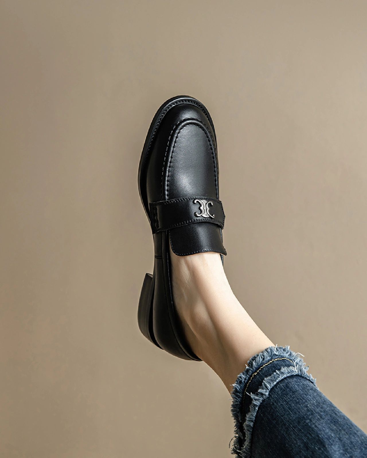 低跟 圆头 低帮 一脚蹬 深口鞋 皮革  - VALI鞋履AI设计主图