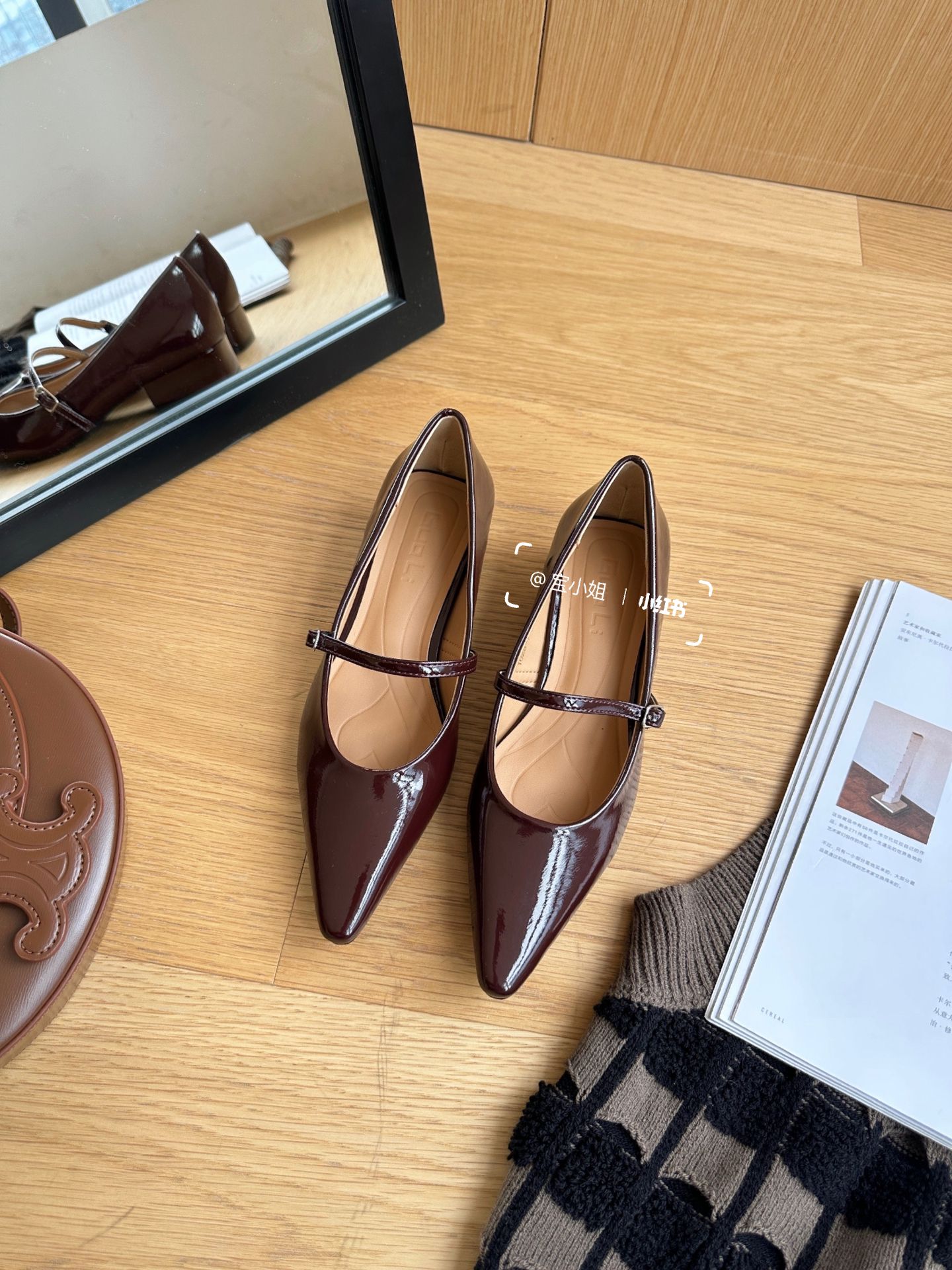 尖头 低帮 袢扣 浅口鞋 皮革  - VALI鞋履AI设计主图