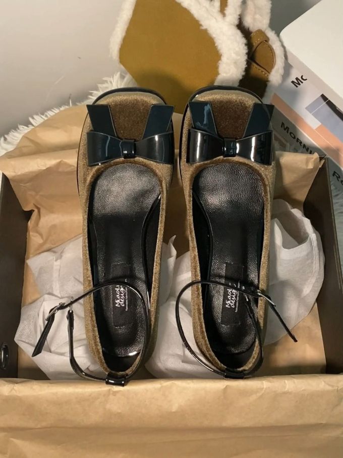 圆头 袢扣 浅口鞋 皮革 