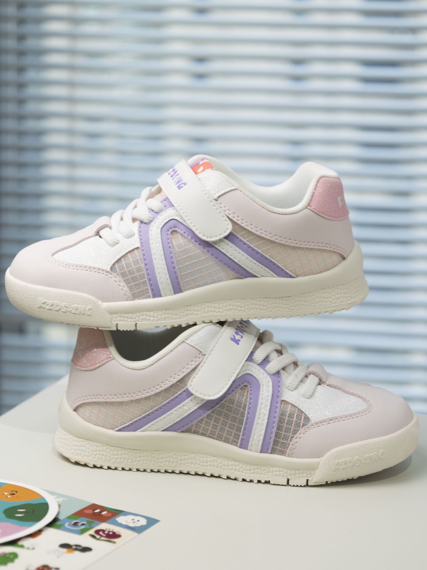 平底 圆头 低帮 魔术贴 深口鞋  - VALI鞋履AI设计主图