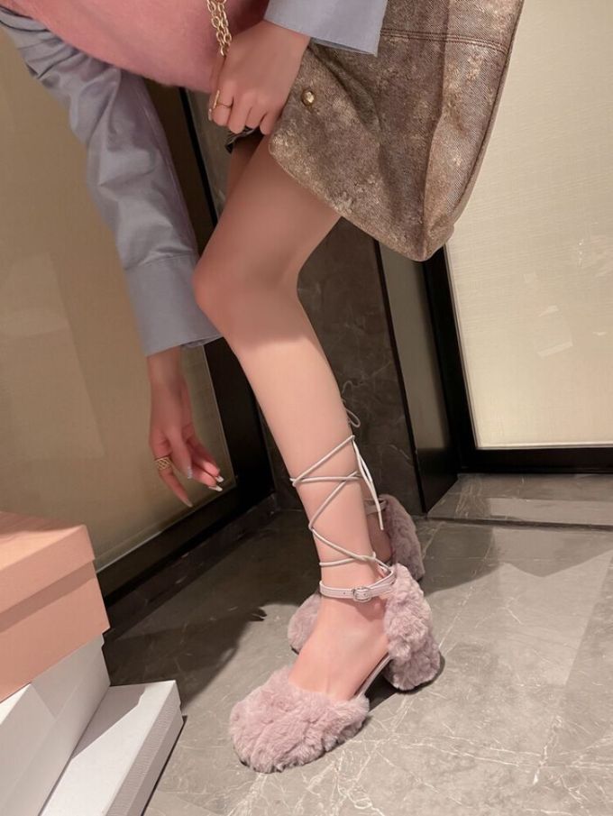 中跟 方头 无帮 袢扣 深口鞋 