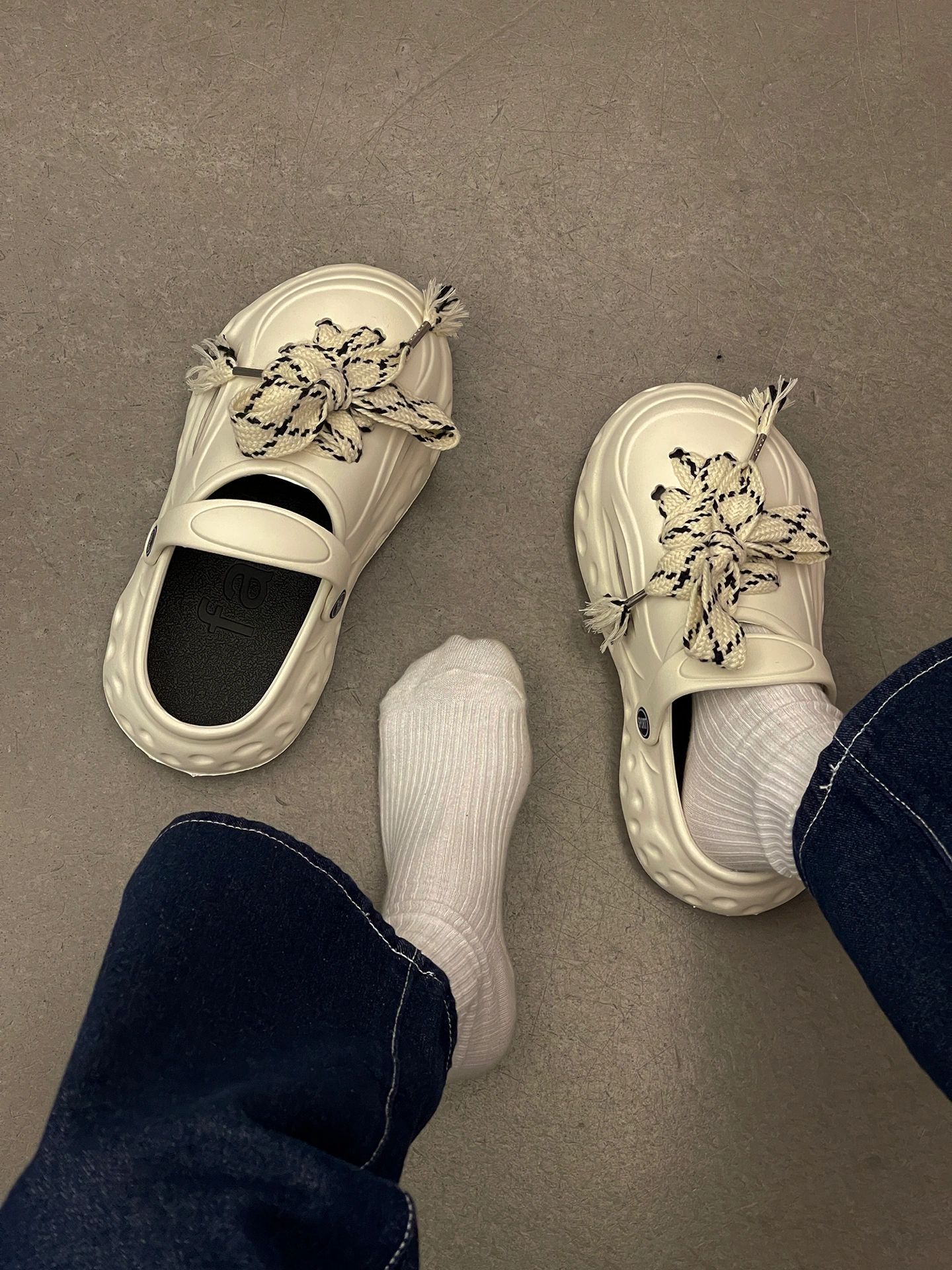 圆头 袢扣 深口鞋 魔术贴  - VALI鞋履AI设计主图