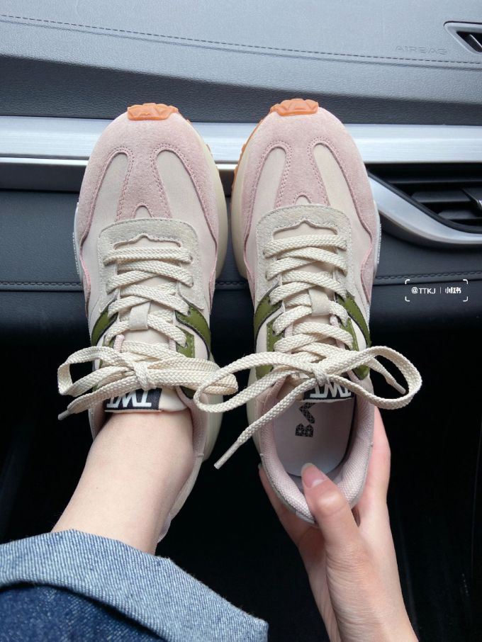 圆头 系带 深口鞋 网面 