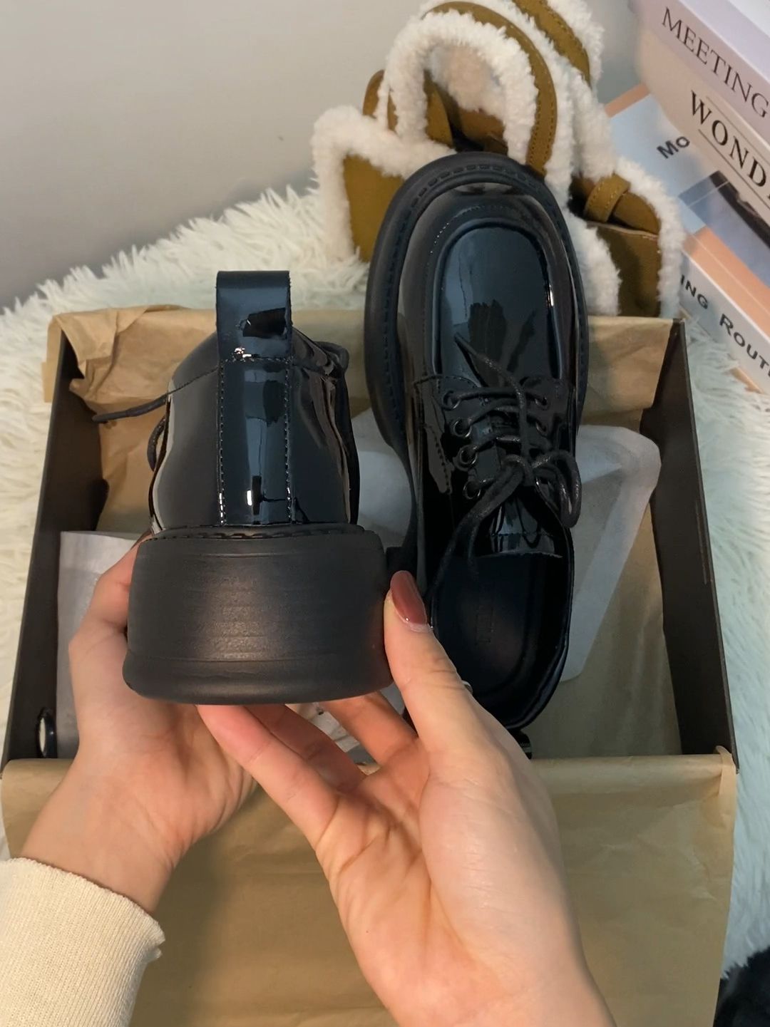 圆头 系带 深口鞋 皮革  - VALI鞋履AI设计主图