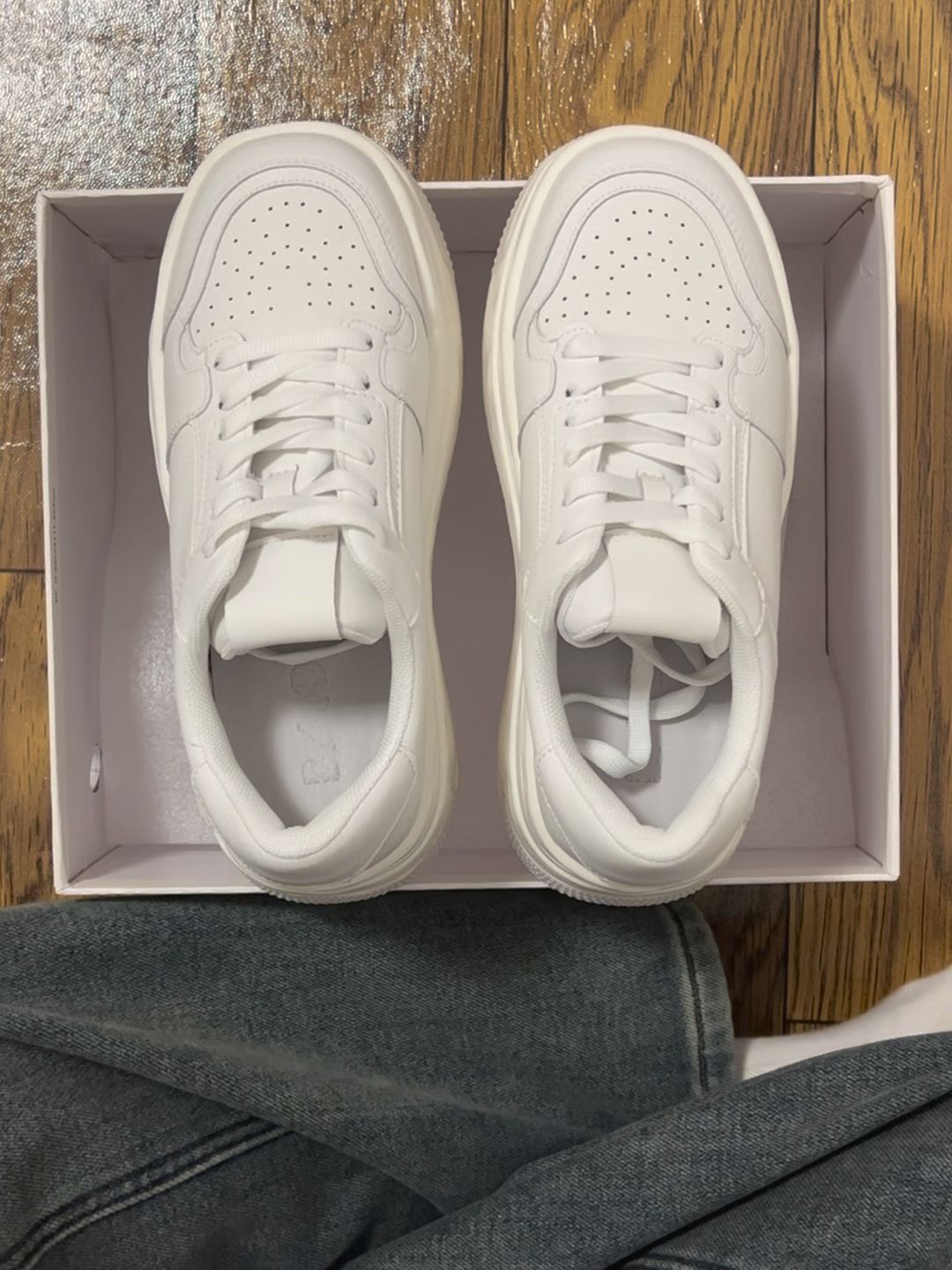 圆头 中帮 系带 深口鞋 皮革  - VALI鞋履AI设计主图