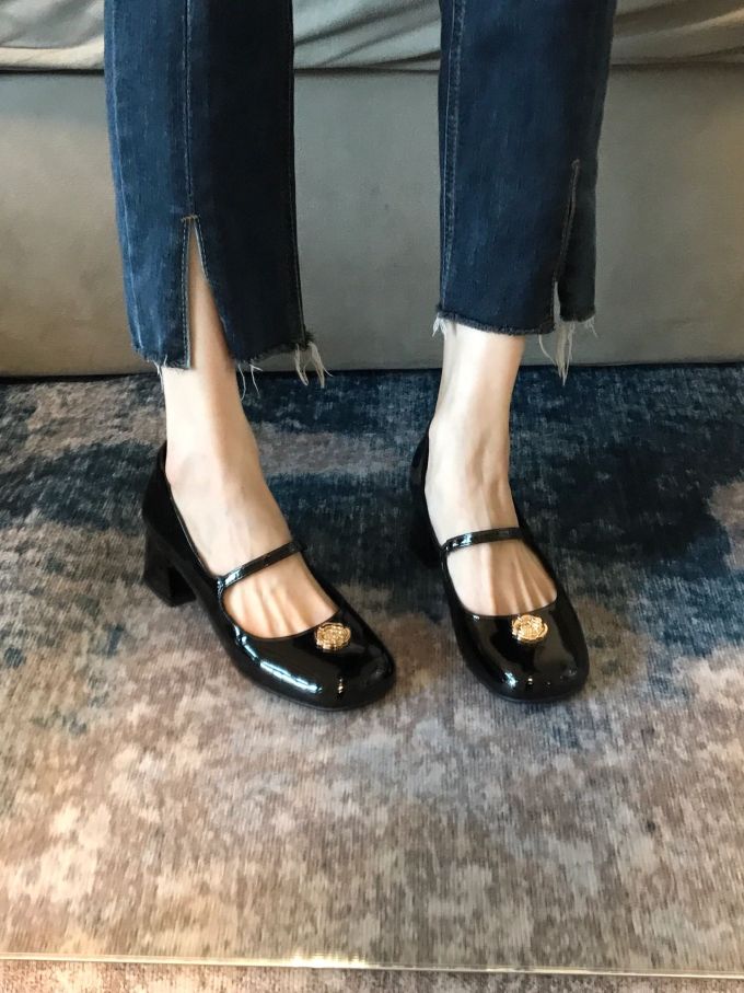 粗跟 中跟 圆头 低帮 浅口鞋 皮革 