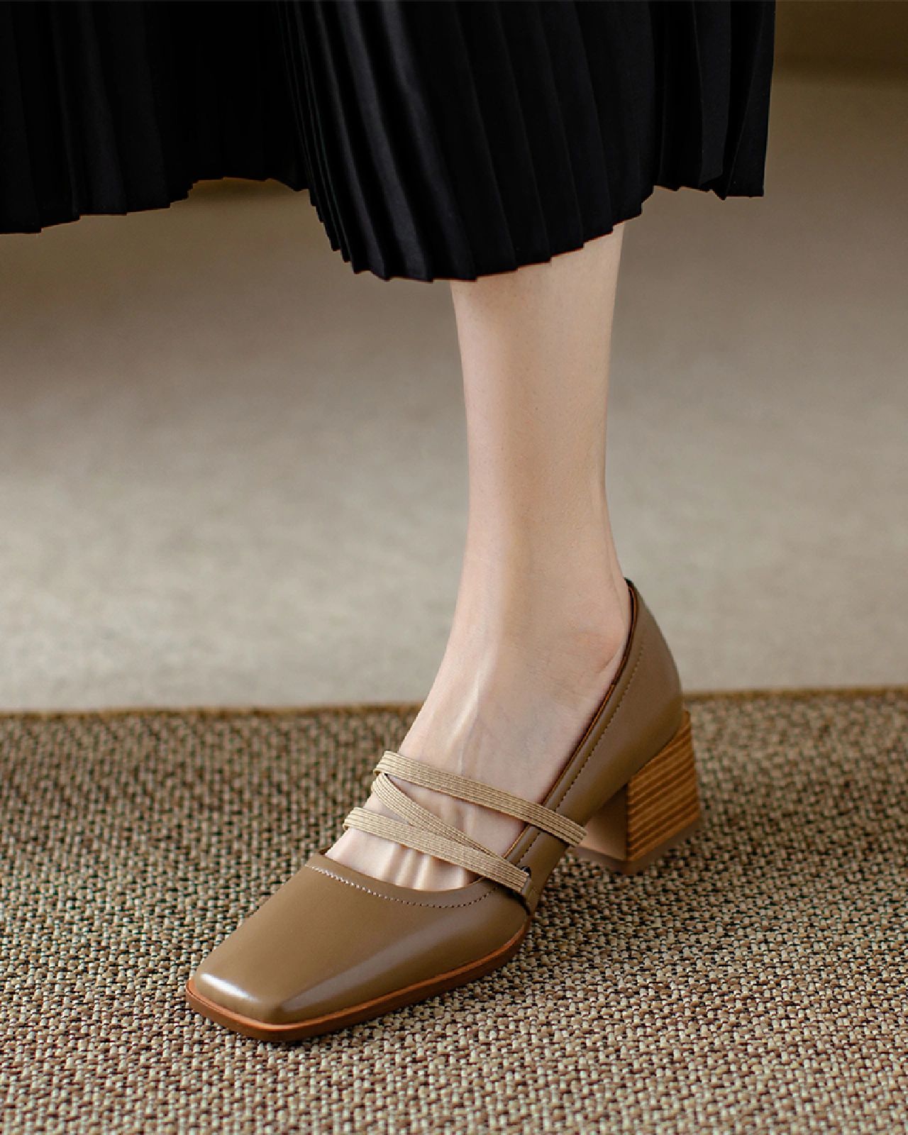 异形跟 中跟 方头 低帮 中口鞋 皮革  - VALI鞋履AI设计主图