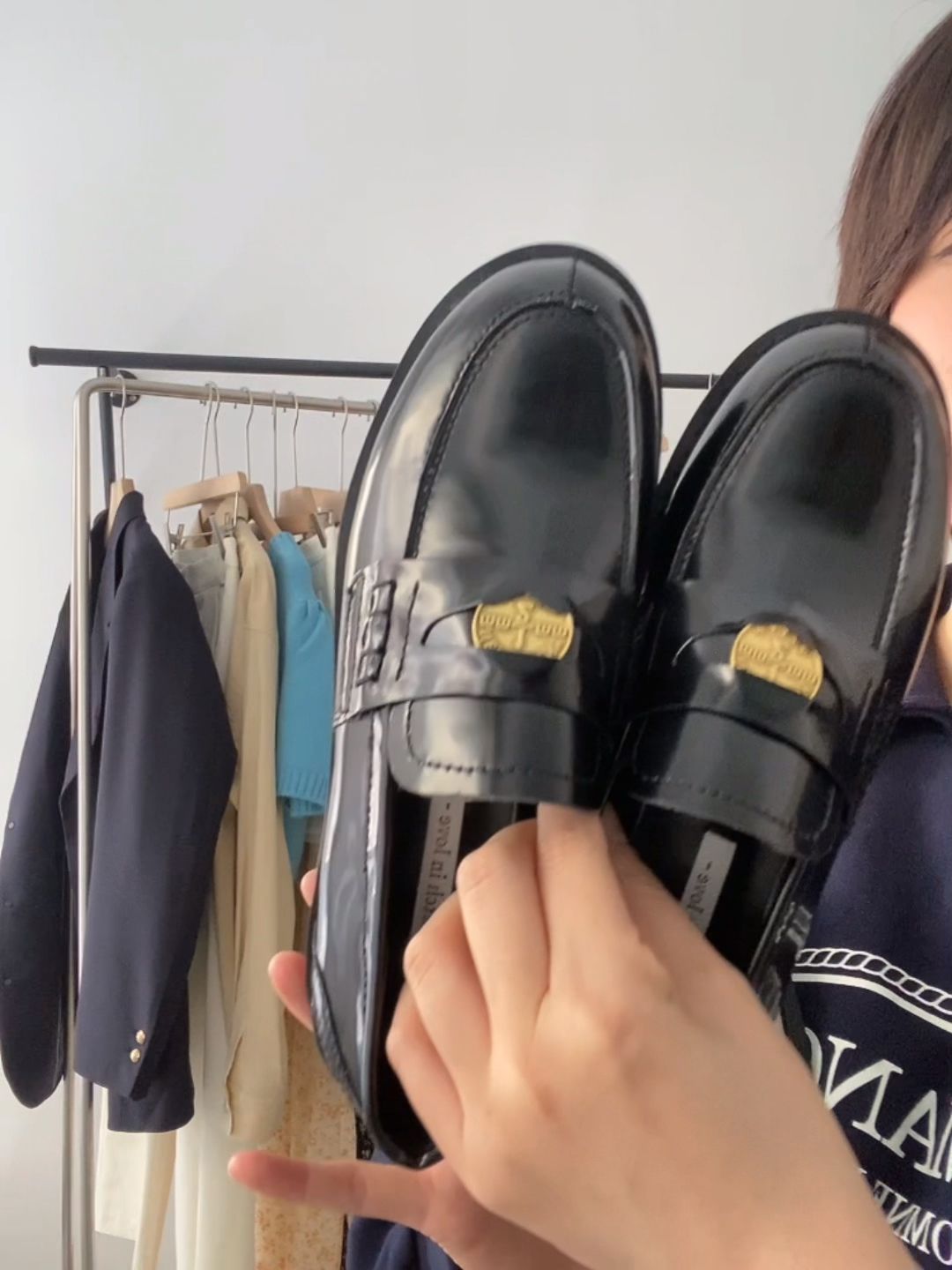 圆头 低帮 一脚蹬 深口鞋 皮革  - VALI鞋履AI设计主图