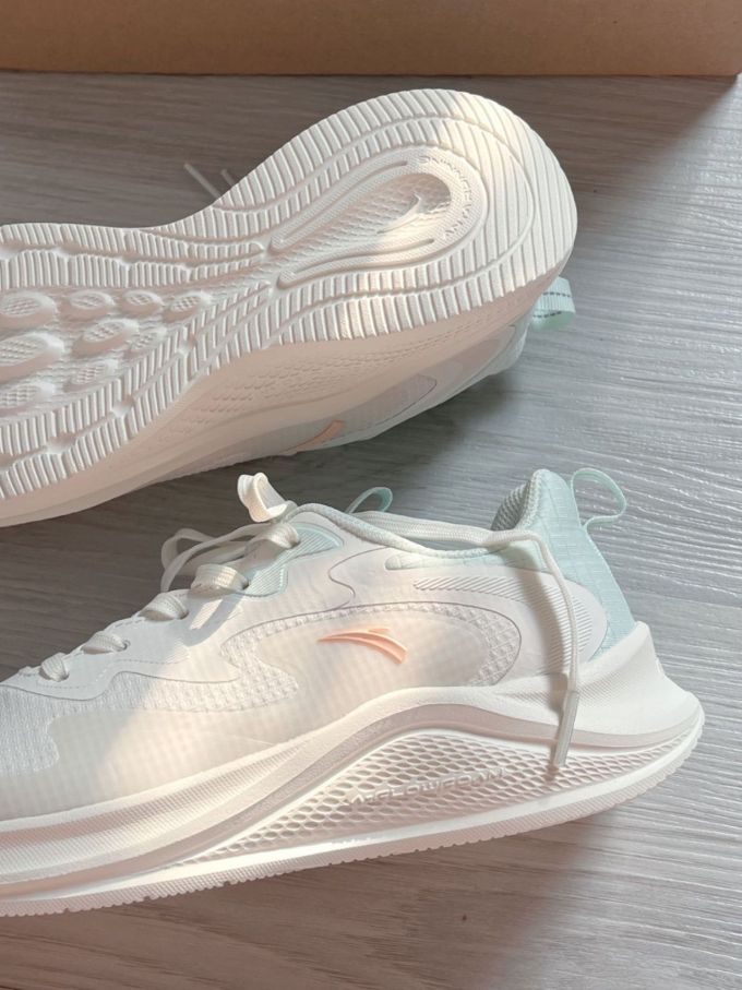 低帮 系带 深口鞋 网面 