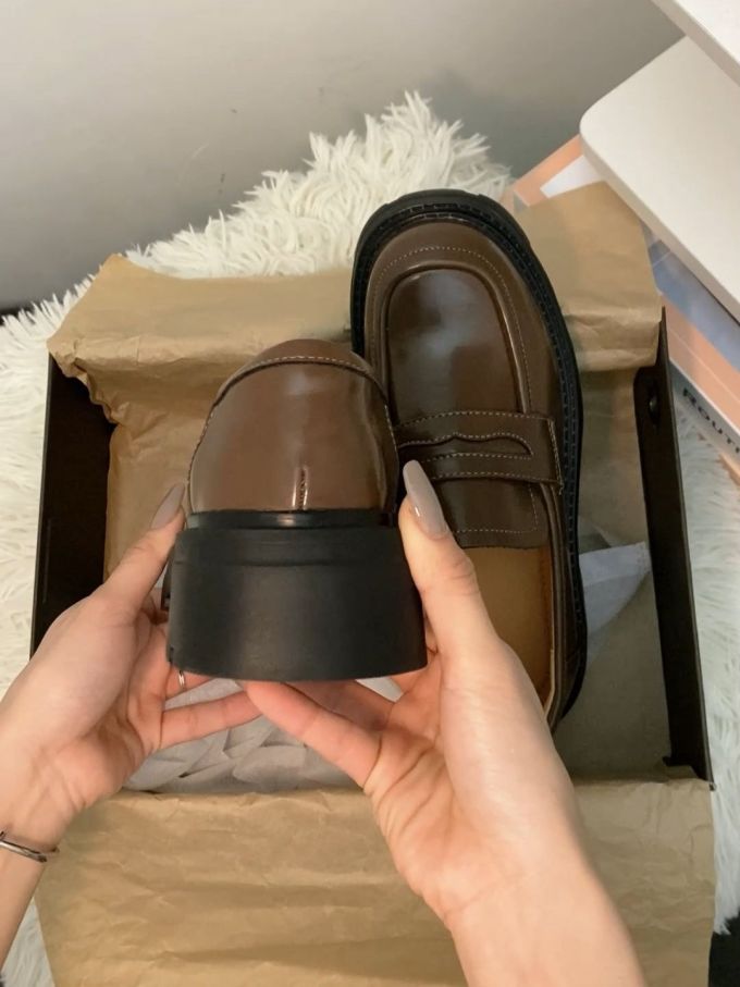 圆头 低帮 一脚蹬 深口鞋 皮革 