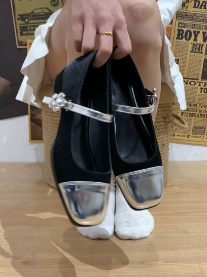 方头 低帮 袢扣 中口鞋 皮革 