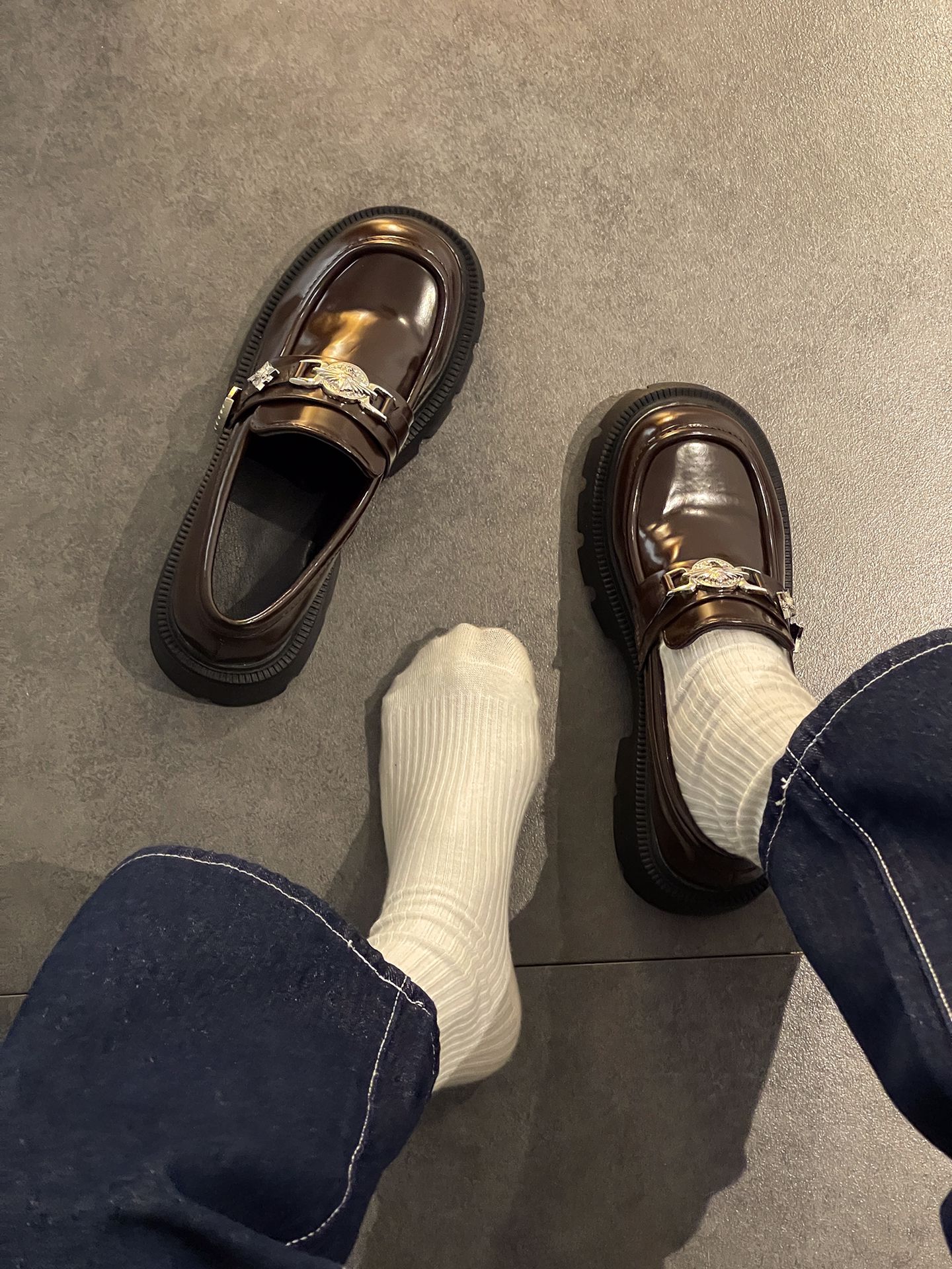 圆头 低帮 一脚蹬 深口鞋 皮革  - VALI鞋履AI设计主图