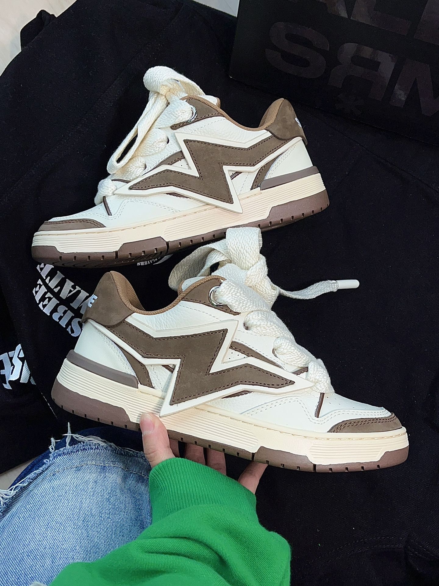 平底 圆头 低帮 系带 深口鞋 皮革  - VALI鞋履AI设计主图