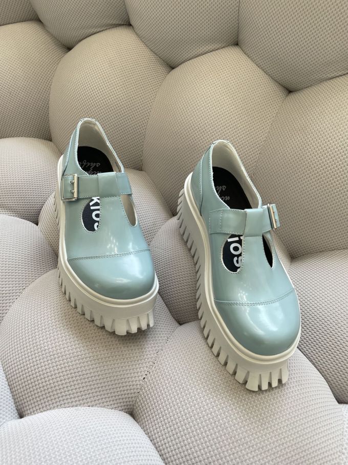 粗跟 低跟 圆头 低帮 袢扣 中口鞋 皮革 