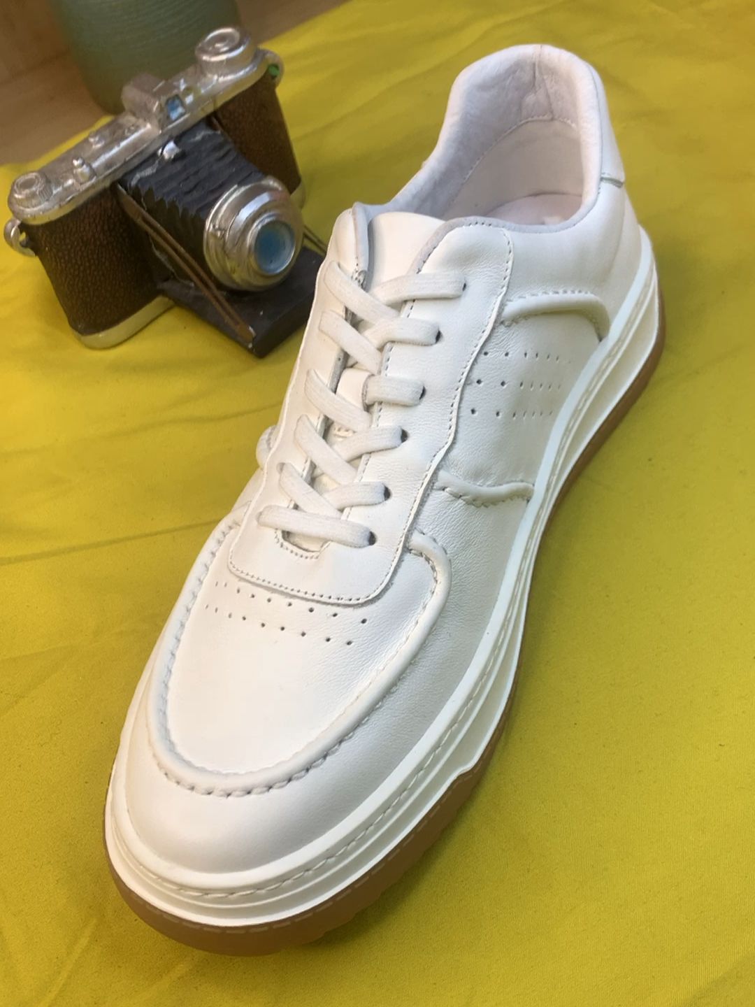 平底 圆头 低帮 系带 深口鞋 皮革  - VALI鞋履AI设计主图