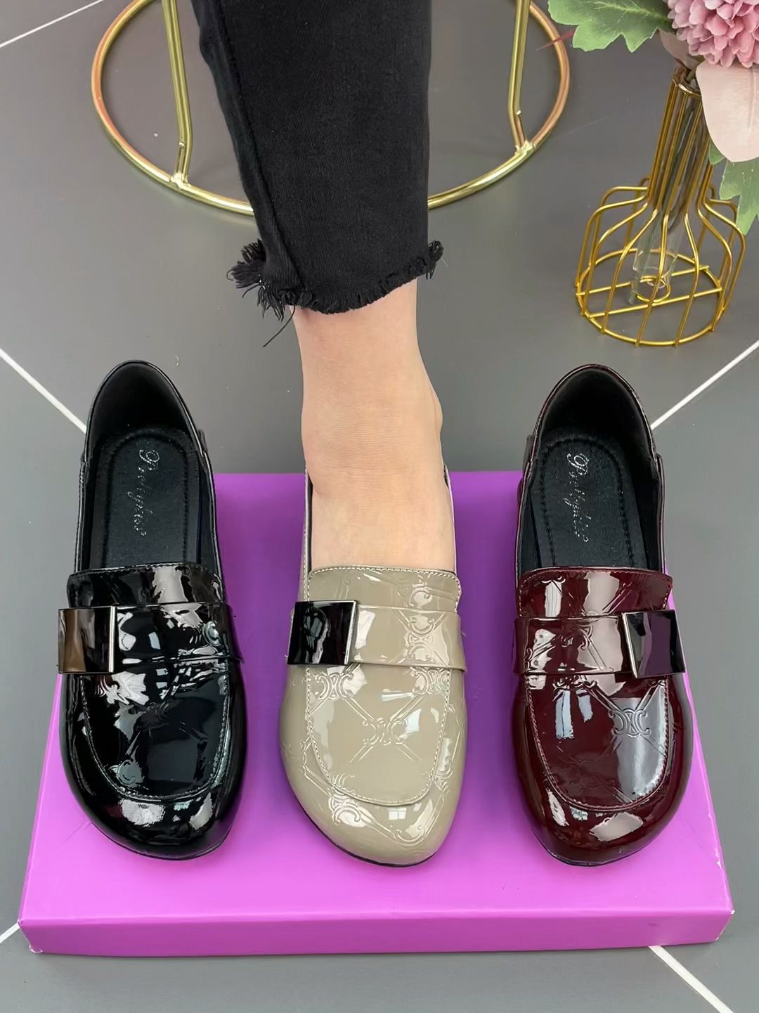 圆头 低帮 一脚蹬 深口鞋 皮革  - VALI鞋履AI设计主图