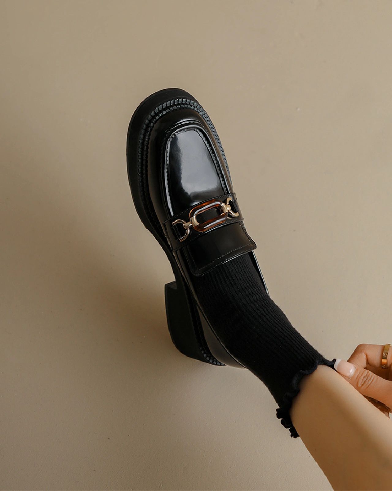 粗跟 中跟 圆头 低帮 一脚蹬 深口鞋 皮革  - VALI鞋履AI设计主图