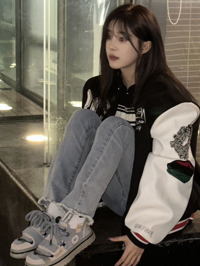 H型 文字图案 撞色/渐变 边缘装饰 踢踏舞鞋色 城堡灰 性感 户外 