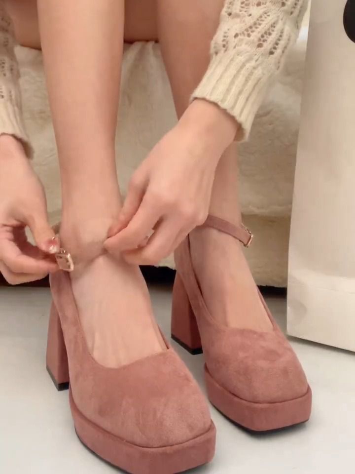 方头 低帮 袢扣 中口鞋 皮革  - VALI鞋履AI设计主图