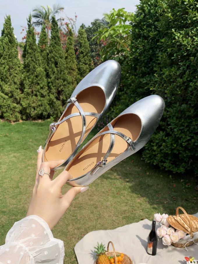 尖头 低帮 袢扣 浅口鞋 皮革 