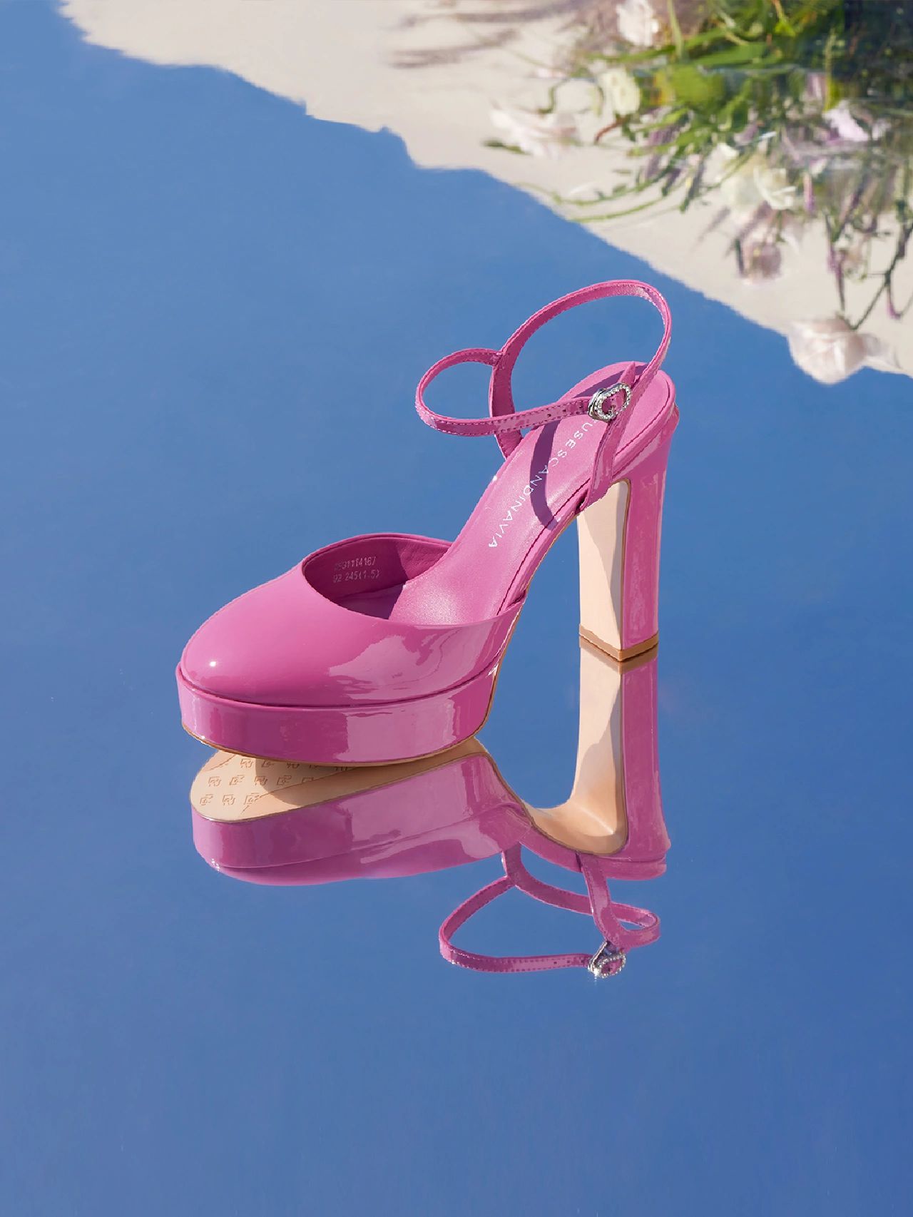 高跟 圆头 袢扣 中口鞋  - VALI鞋履AI设计主图