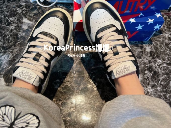 圆头 中帮 系带 深口鞋 皮革 