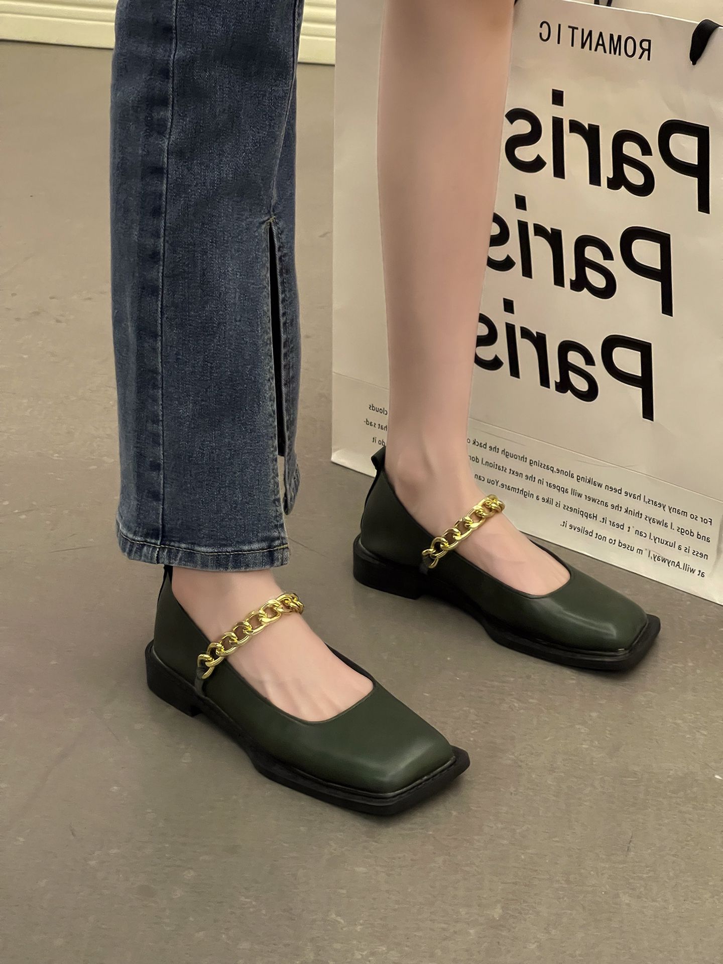 粗跟 低跟 方头 低帮 袢扣 中口鞋 皮革  - VALI鞋履AI设计主图