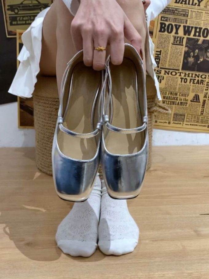 方头 低帮 袢扣 中口鞋 皮革 