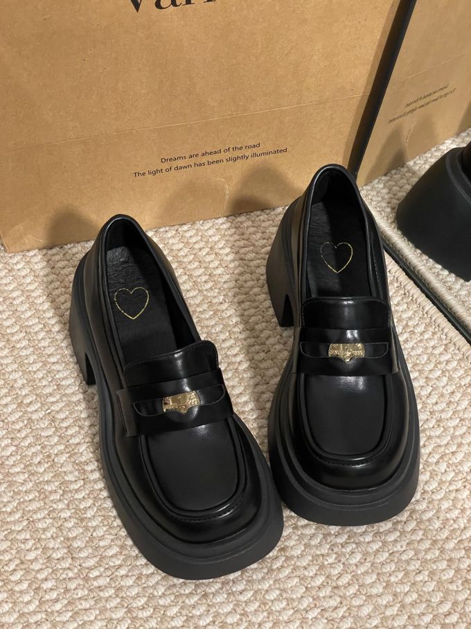 圆头 低帮 一脚蹬 深口鞋 皮革 