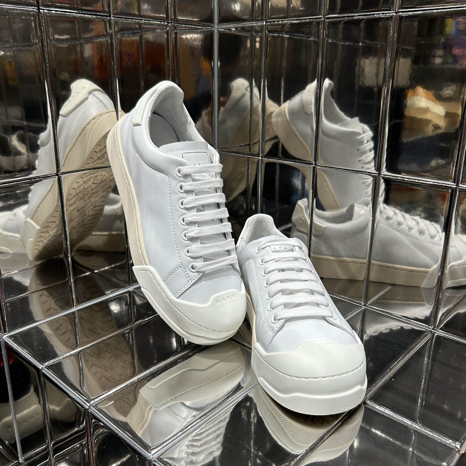 平底 圆头 低帮 系带 深口鞋  - VALI鞋履AI设计主图