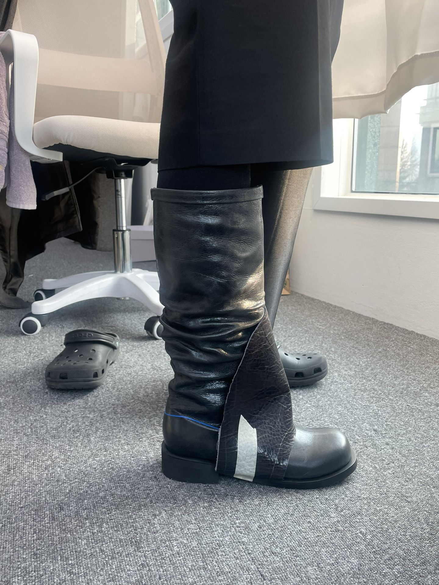 粗跟 低跟 圆头 皮革  - VALI鞋履AI设计主图